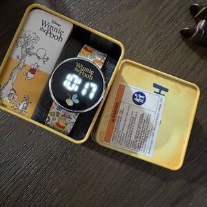 Disney Winnie the Pooh digital watch sold out - Yellow and White